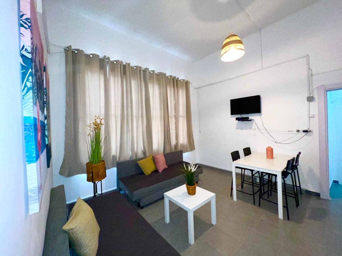 Aspentlv - Hacarmel Market Apartments & Studios Тель-Авів Екстер'єр фото