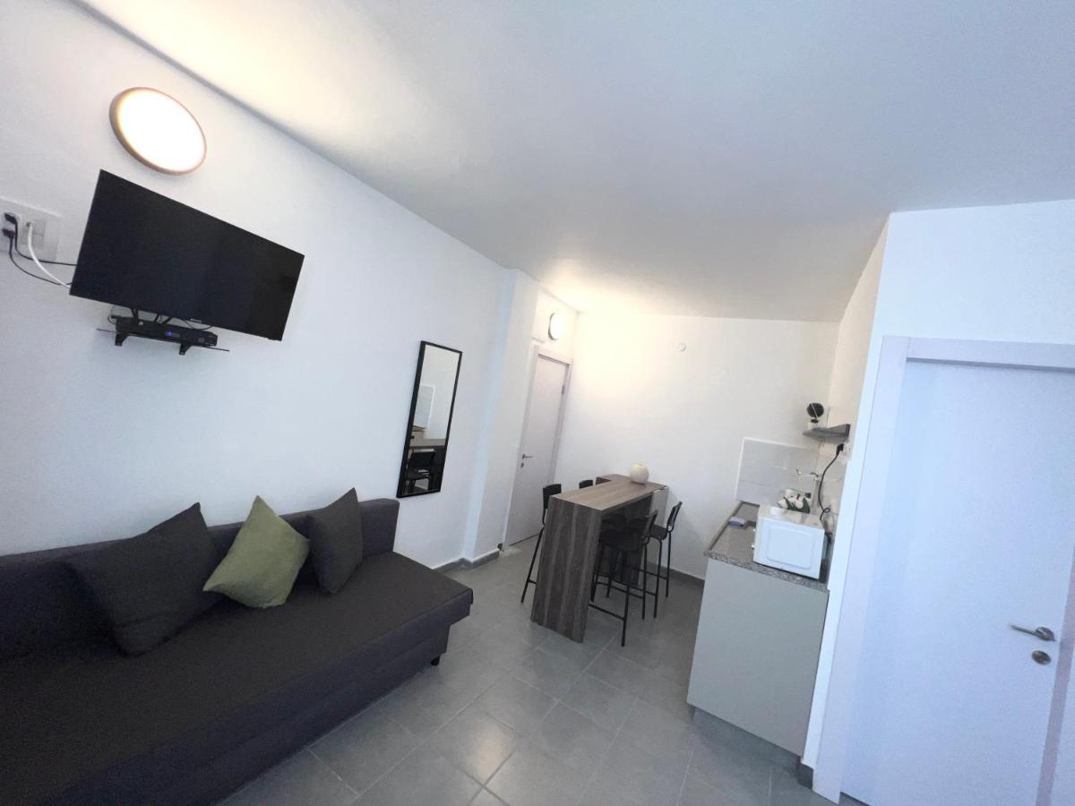 Aspentlv - Hacarmel Market Apartments & Studios Тель-Авів Екстер'єр фото