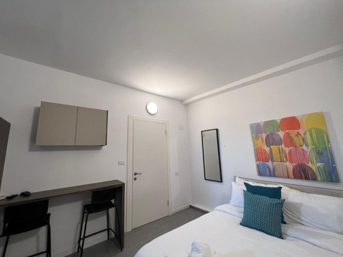 Aspentlv - Hacarmel Market Apartments & Studios Тель-Авів Екстер'єр фото