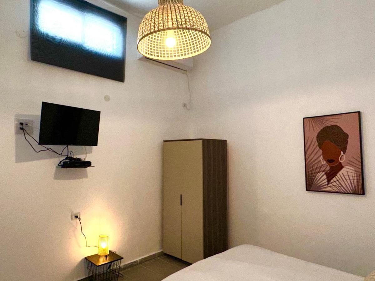 Aspentlv - Hacarmel Market Apartments & Studios Тель-Авів Екстер'єр фото